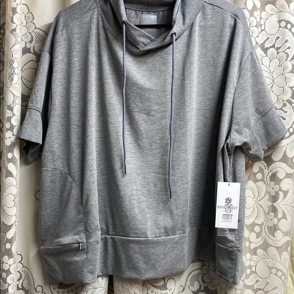 Nine West Tops - Nine West Heather Gray Short Sleeve Top Activewear top with hoodie New with Tags